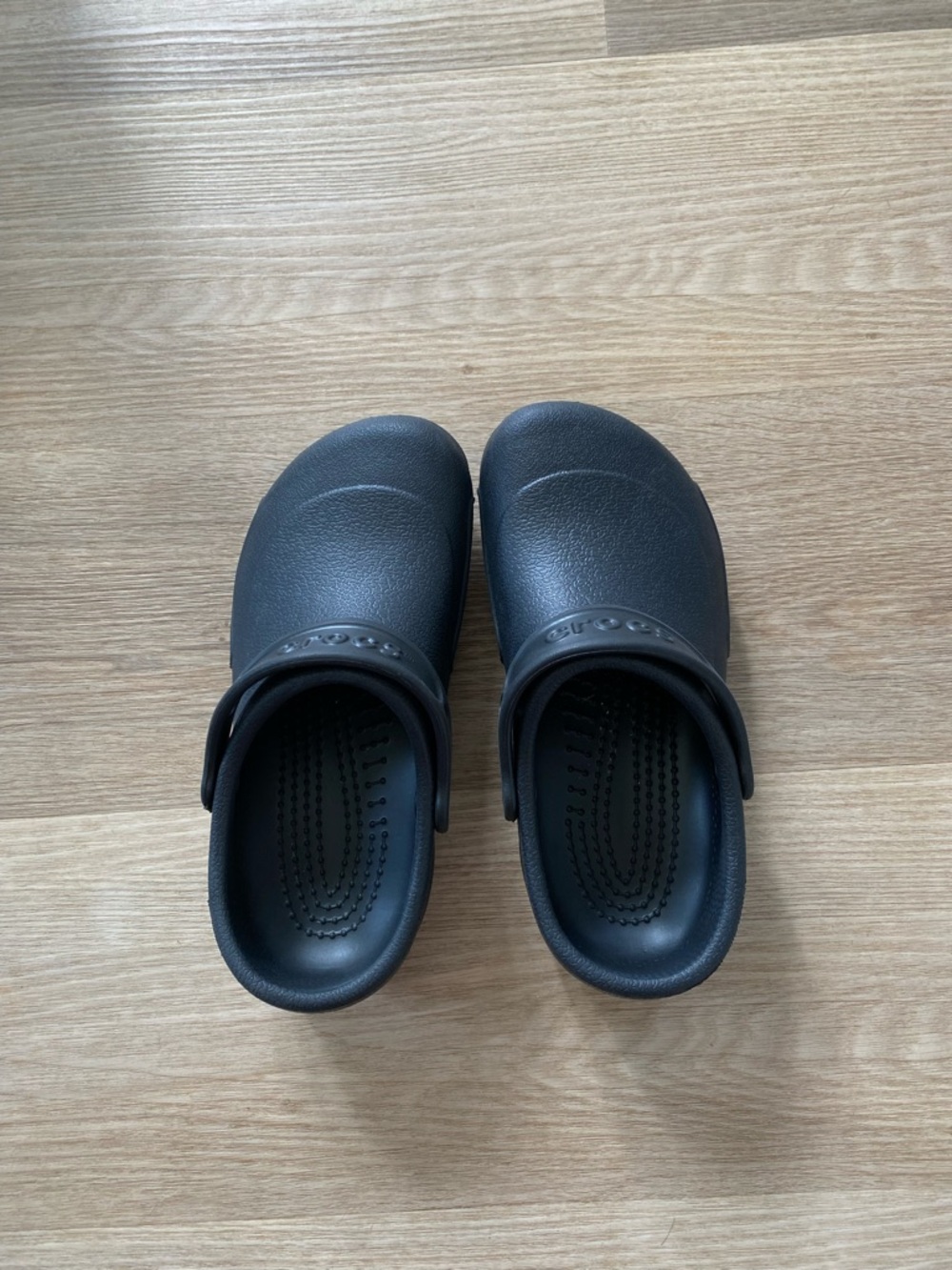nonslip crocs womens 6